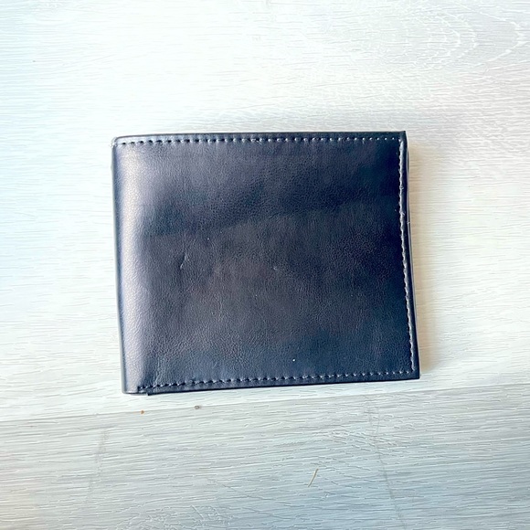 Black genuine leather men’s wallet - Picture 1 of 2